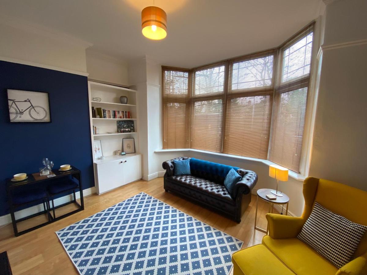 Stylish With Secure Parking Close To * Chester
