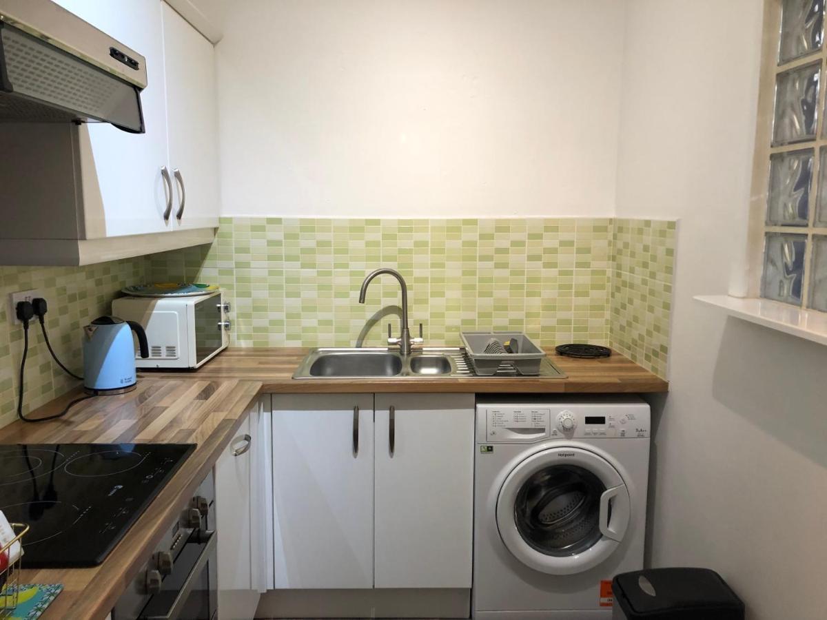 Apartment Stylish With Secure Parking Close To *